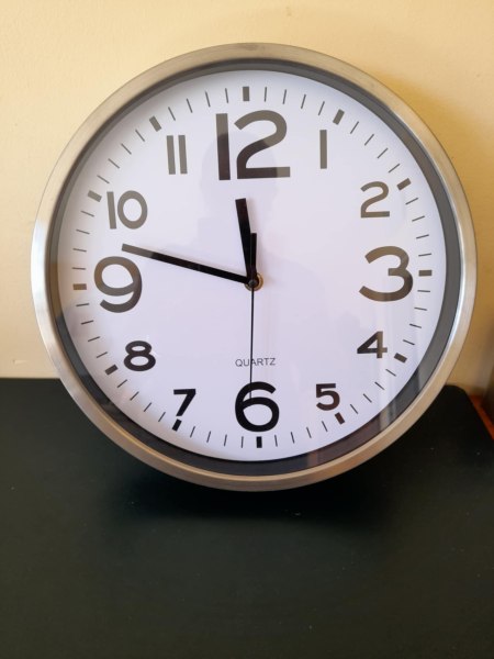 Horloge murale ronde - ext&eacute;rieur acier inoxydable