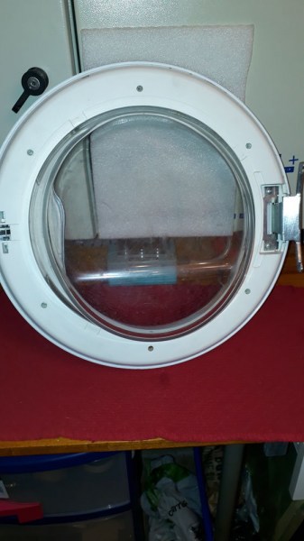 Hublot-machine a laver le linge