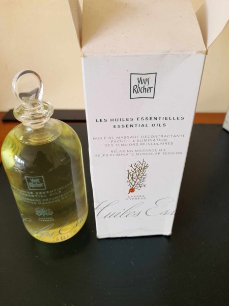 Huile essentielle de cypr&egrave;s - huile de massage