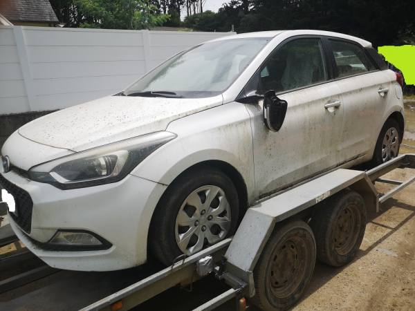 Hyundai i20  2 di&eacute;sel ann&eacute;e 2016 pas cher
