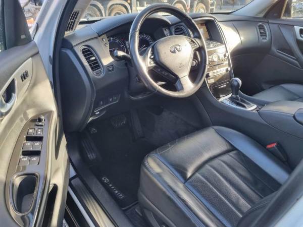 Infiniti qx50 3.0d v6 239cv 83000km cuir gps ac ja pas cher