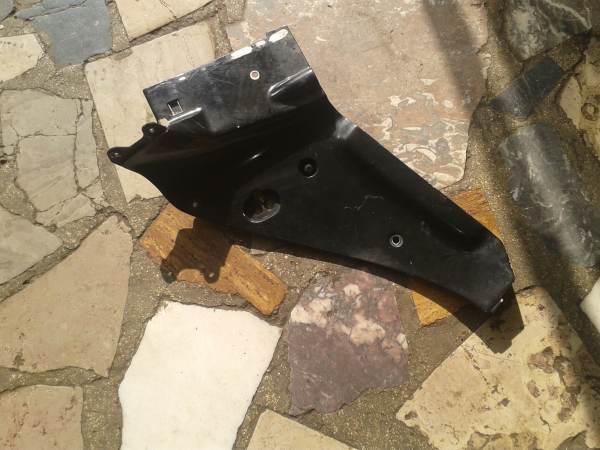 Int&eacute;rieur car&eacute;nage  droit honda 900 cbr 1993