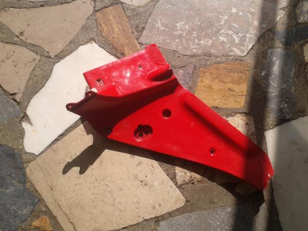 Annonce Int&eacute;rieur car&eacute;nage droit  rouge honda 900 cbr 1992