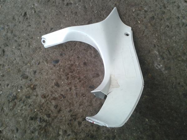 Int&eacute;rieur de car&eacute;nage gauche honda 1000 cbr 1987 pas cher