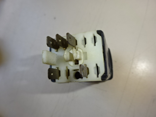 Annonce Interrupteur de verrouillage porte maserati quattr