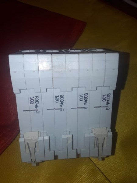 Interrupteur sectionneur 125a merlin g&eacute;rin 15060 pas cher