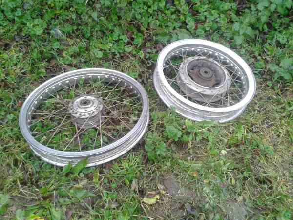 Annonce Jantes a rayons honda 1000 goldwin 1975