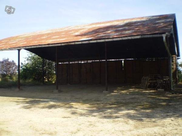 Je cherche un terrain agricole ou non avec hangar