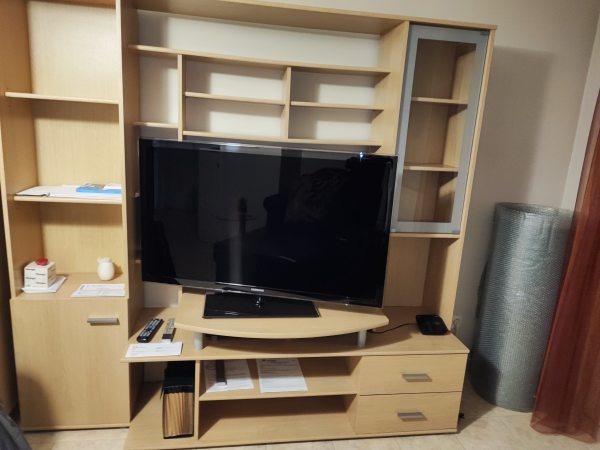 Je veux un grand meuble avec rangement pas cher