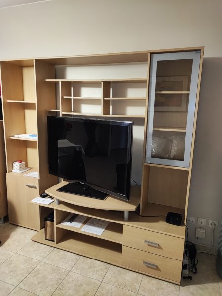 Annonce Je veux un grand meuble avec rangement