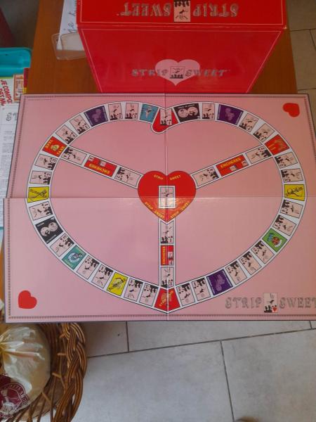 Jeu de soci&eacute;t&eacute; strip sweet - le jeu qui d&eacute;shabille pas cher
