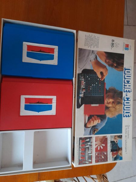 Jeu de soci&eacute;t&eacute; touch&eacute; - mb pas cher