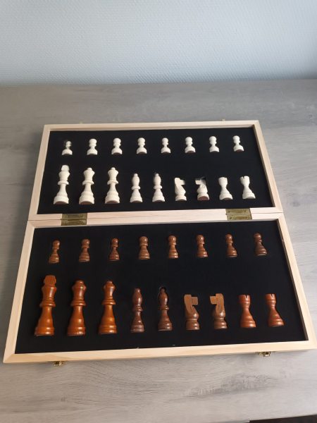 Vente Jeux d'échecs en bois magnétique et pliable neuf