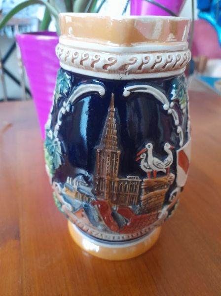 Joli petite cruche à bière en grès$ pas cher