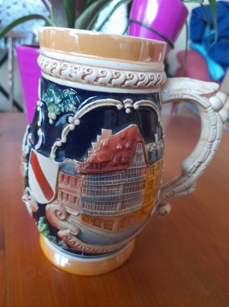 Joli petite cruche à bière en grès$