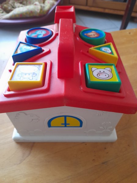 Annonce Jouet maison a cube 1er age unimax toys