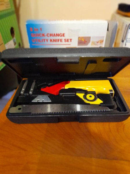 Kit outils &agrave; main 8 en 1 - d&eacute;coupe vissage mesure