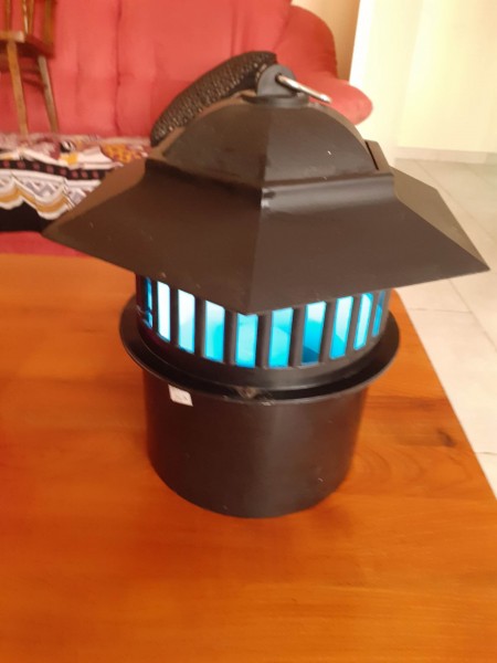 Lampe anti moustique avec ventilateur