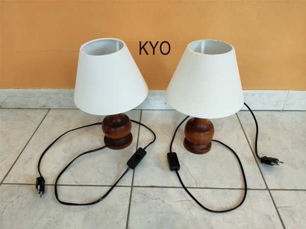 Lampe chevet bois &agrave; poser, abat-jour blanc tissu pas cher