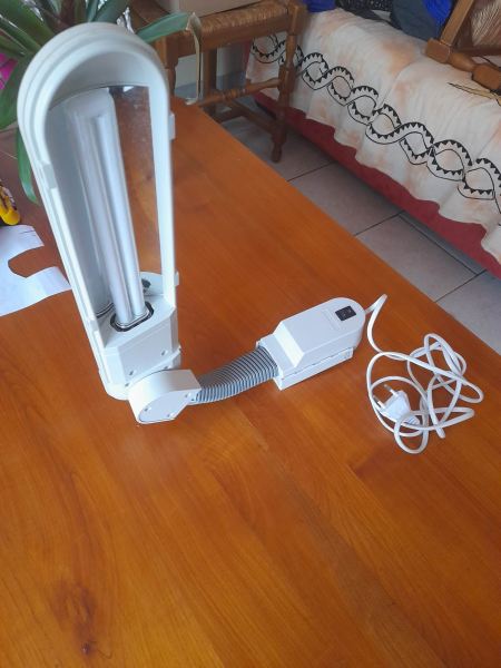 Lampe halog&egrave;ne de bureau &agrave; fixer ou &agrave; poser pas cher