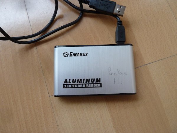 Lecteur de cartes mémoire 7 en 1