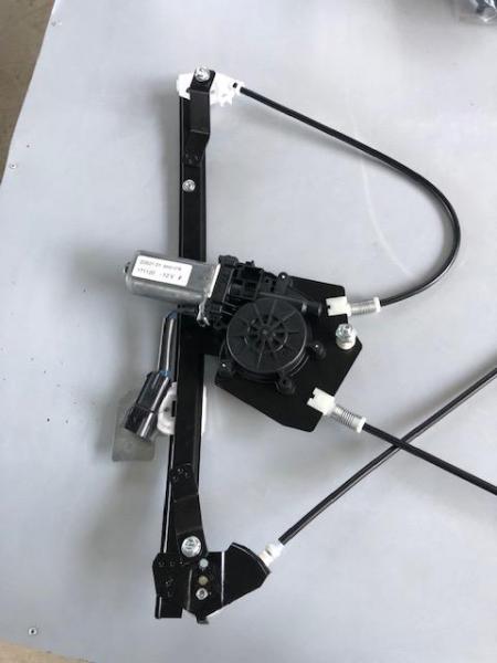 Annonce Lève vitre arrière gauche maserati quattrop m139