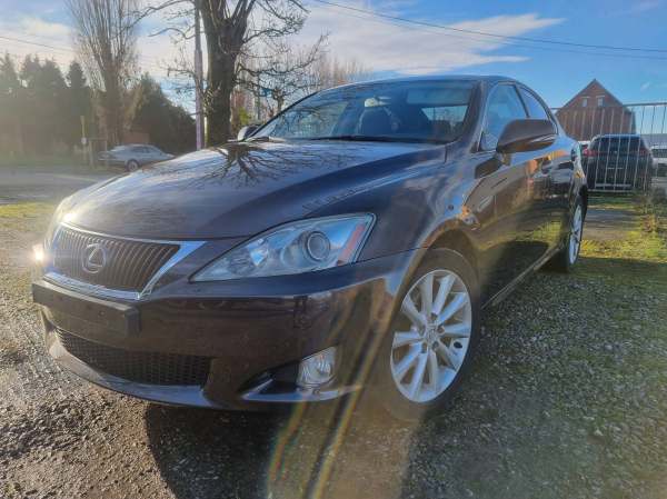 Lexus is220d 177cv 130kw gps airco cruise caméra j