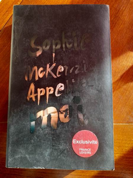 Livre appelle moi -