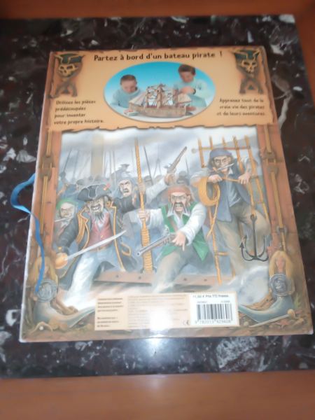 Vente Livre bateau pirate "découvre en t'amusant"
