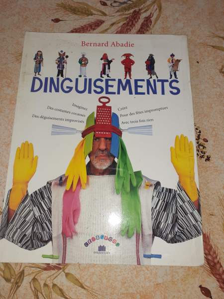 Livre déguisements