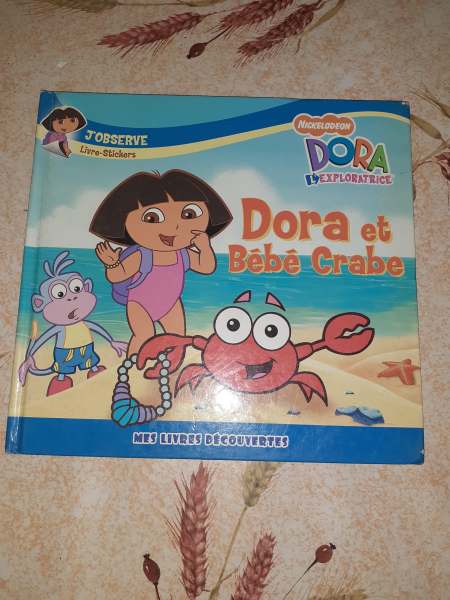 Livre dora " benoit et b&eacute;b&eacute; crabe"