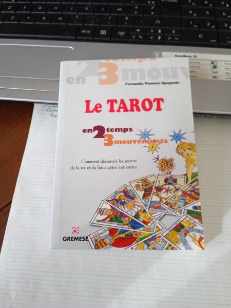 Livre " le tarot "