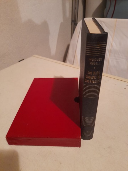 Livre les nuits chaudes du cap français