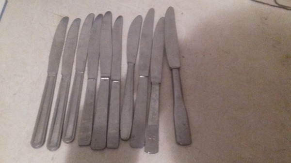 Lot 10 couteaux d&eacute;pareill&eacute;es