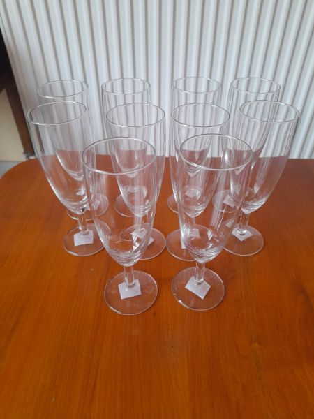 Lot 10 flutes à champagne