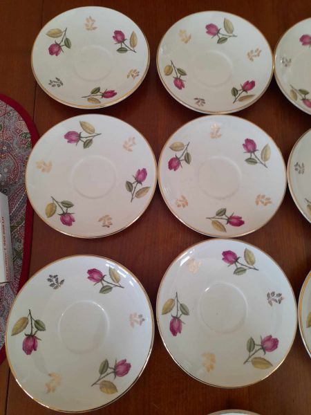 Annonce Lot 10 soucoupes porcelaine de gien