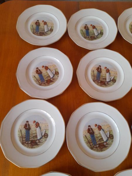 Annonce Lot 11 assiettes &agrave; desserts ,fromage pf france