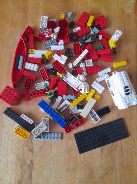 Lot 120 pi&egrave;ces de l&eacute;go