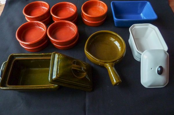 Lot 4 articles en terre cuite, terrines, caquelons