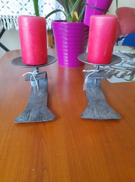 Lot 2 anciens portes bougies en m&eacute;tal