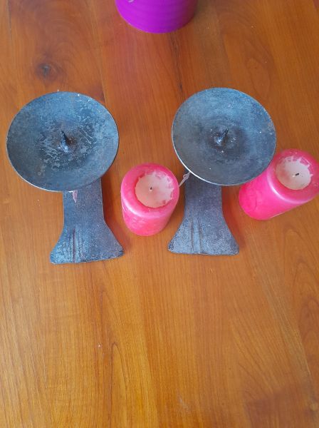 Annonce Lot 2 anciens portes bougies en m&eacute;tal
