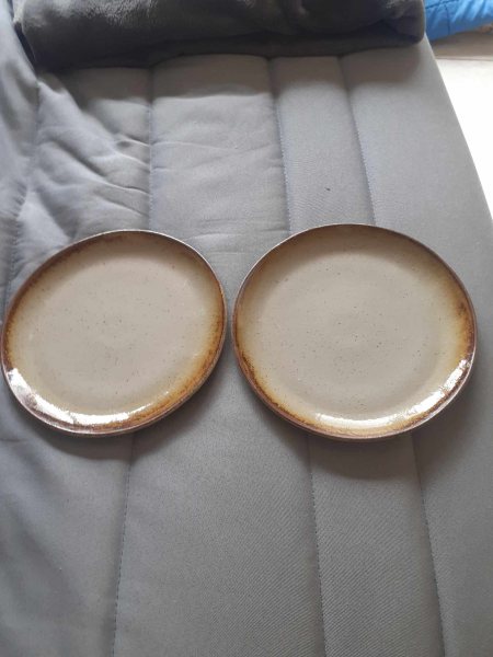 Lot 2  assiettes &agrave; repas en gr&egrave;s pas cher