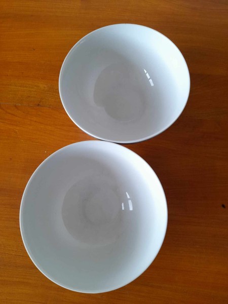 Annonce Lot 2 bols en pocelaines bhv