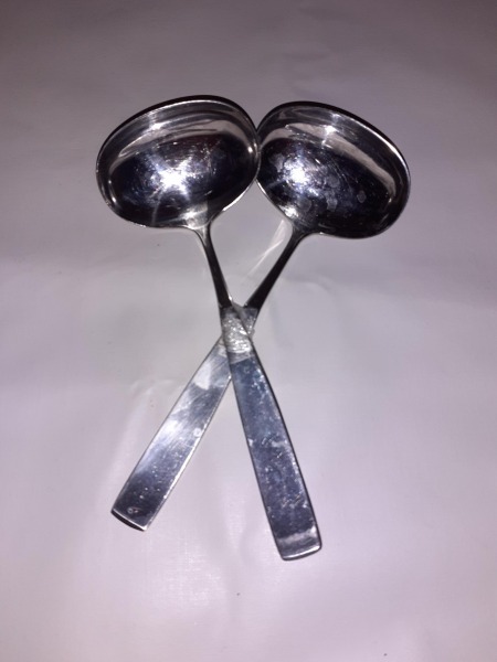 Lot 2 louches à sauces