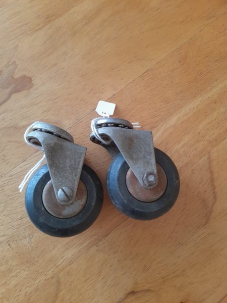 Vente Lot 2 petites roulettes