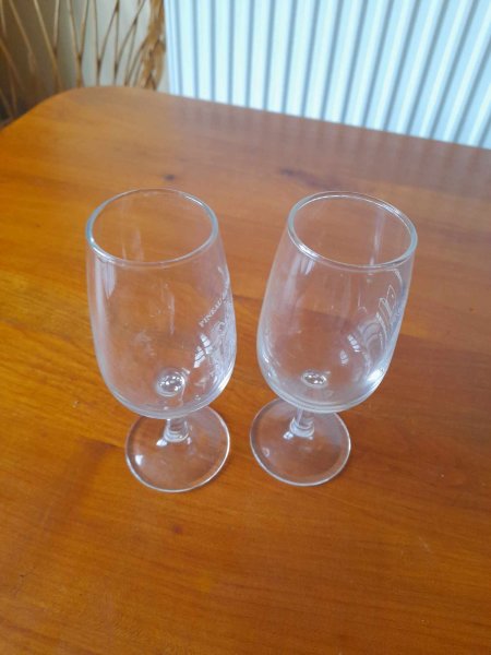 Vente Lot 2 verres publicitaires pineau des charentes