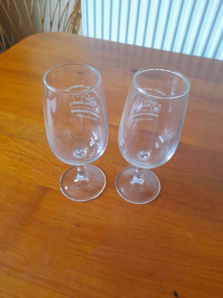 Lot 2 verres publicitaires pineau des charentes pas cher