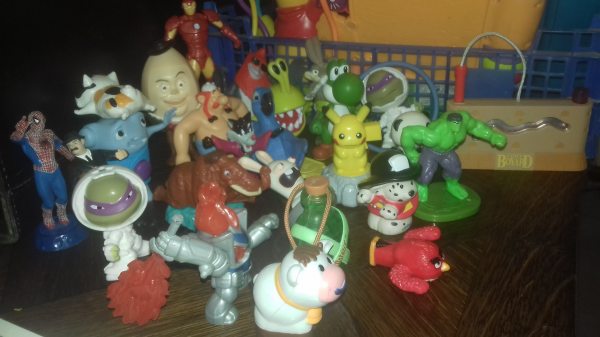 Lot 25 personnages mac do et autres