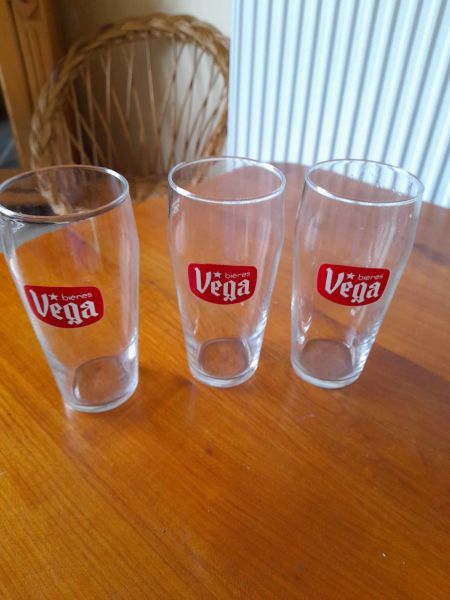 Lot 3 verres publicitaire &agrave; bi&egrave;re vega