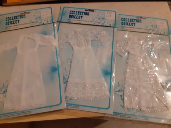Lot 3 v&ecirc;tements pour poup&eacute;e mannequin